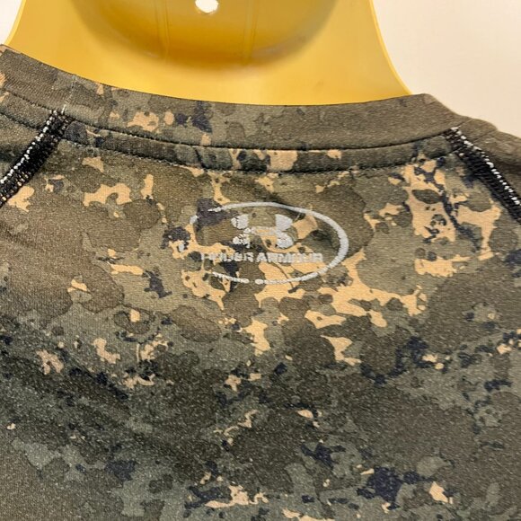 Under Armour Men's RUN Camo Performance Tee — Size Large - Picture 5 of 7